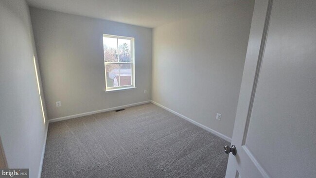 Building Photo - 36 Canning Rd