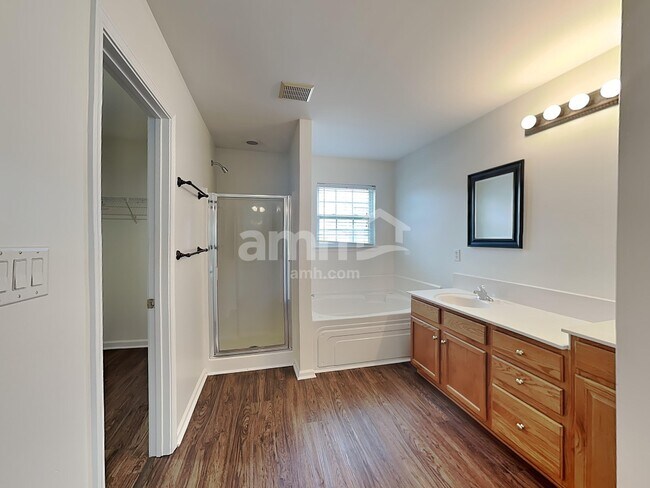 Building Photo - 2005 Brook Valley Run