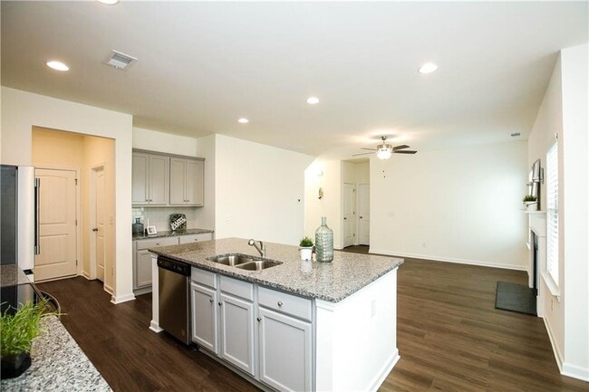 Building Photo - 124 Finley Dr