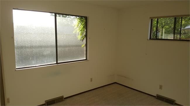 Building Photo - Three Bedroom Unit Available In Triplex in East Boulder
