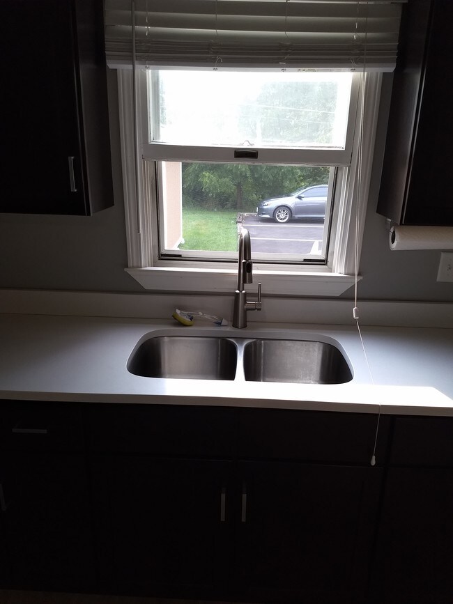 KITCHEN - 14000 Marybrook Dr