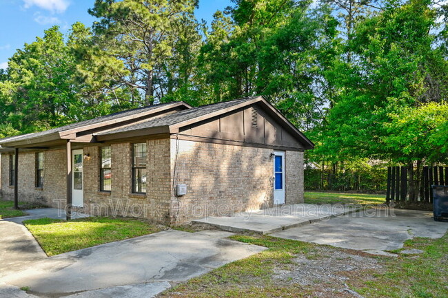 Building Photo - 260 Dorchester Manor Blvd