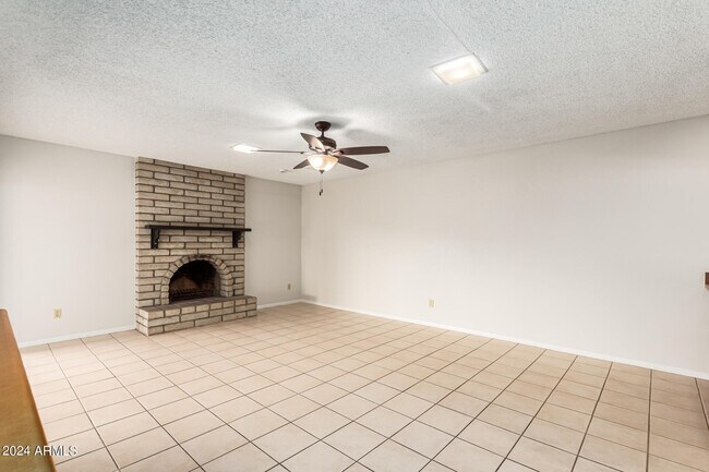 Building Photo - 4652 W Puget Ave
