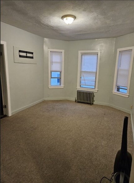 Building Photo - 108 Lyme St