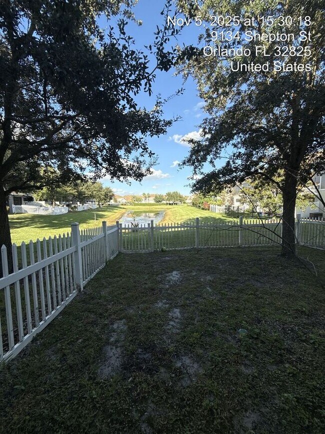 Building Photo - Beautiful Spacious 3 bed 2.5 bath Home in ...