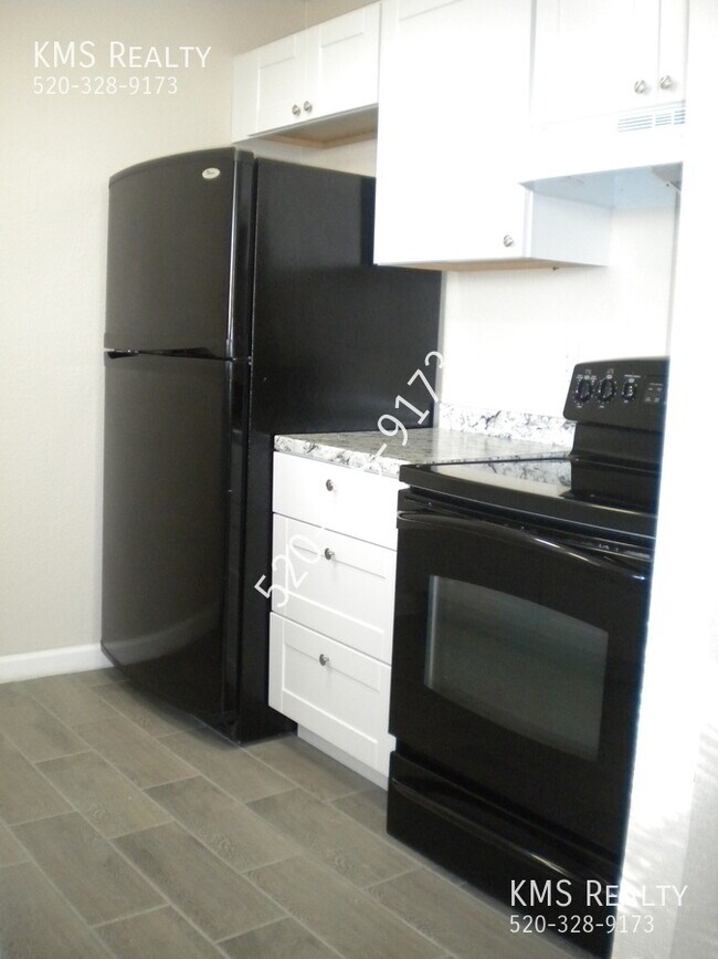 Building Photo - 3636 S Marvin Pl