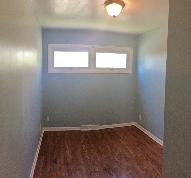 Building Photo - 10717 Bales Ave