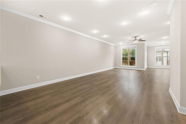 Building Photo - 205 Bedford Aly