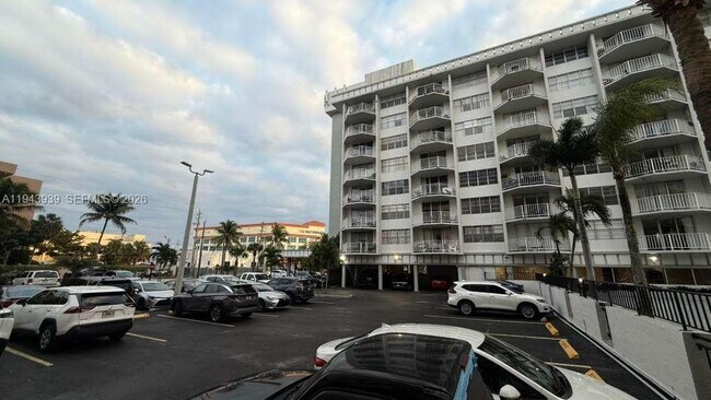 Building Photo - 16740 NE 9th Ave