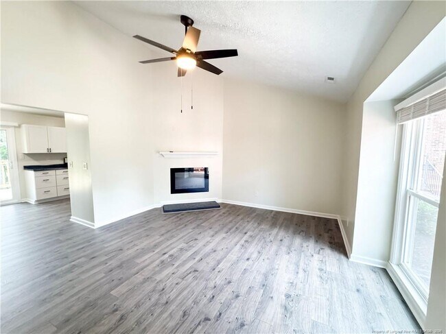 Building Photo - 533 Coronation Dr