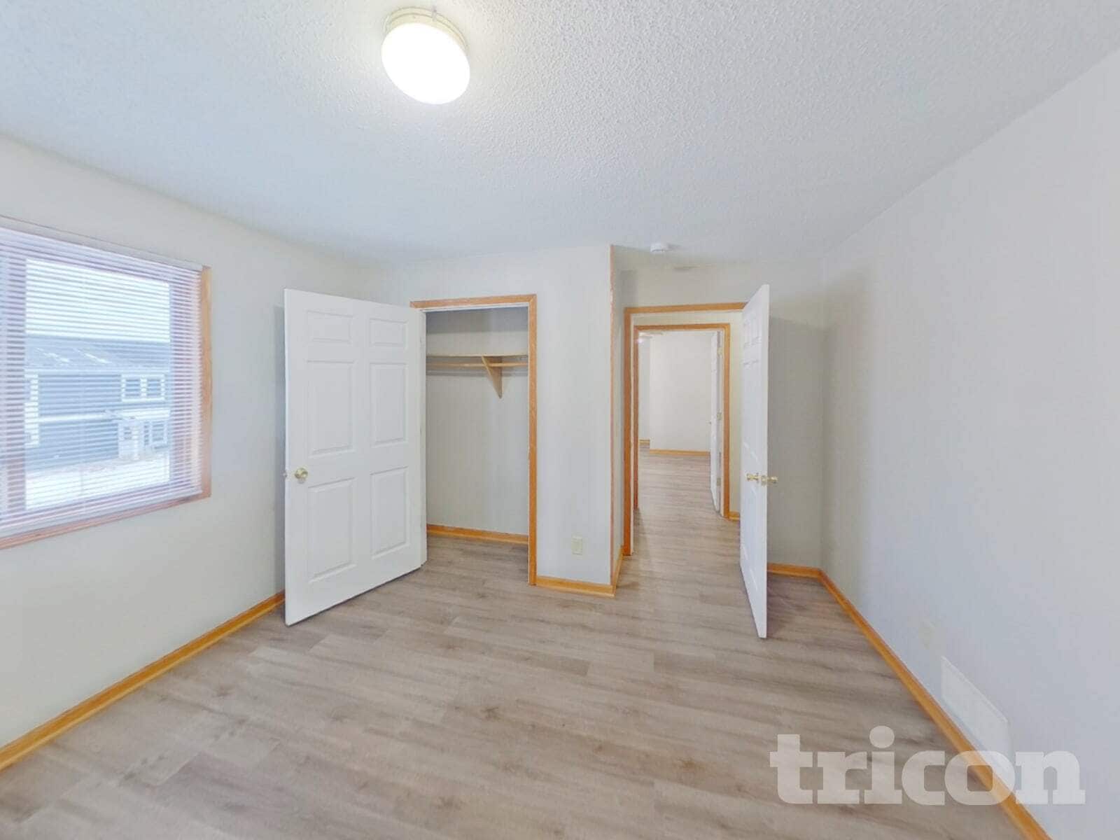 Building Photo - 2144 Sherwood Ave