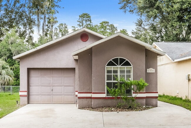 Building Photo - 23033 Clearwater Pl