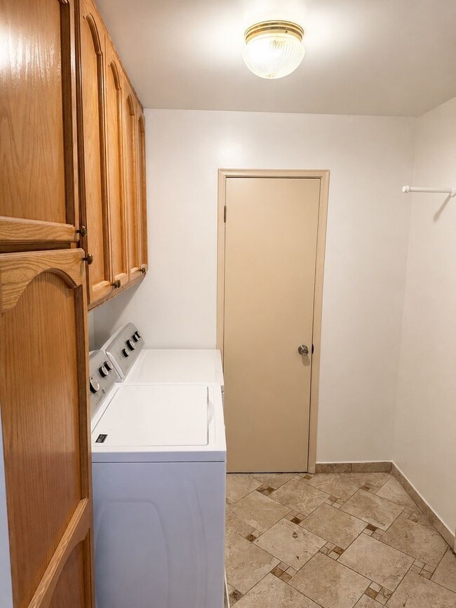 Building Photo - 15413 Talbot Dr