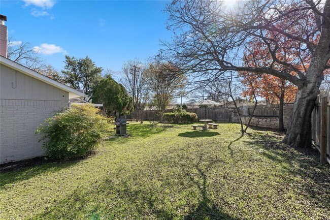 Building Photo - 1505 Westbury Trail