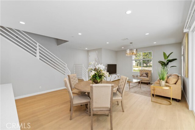 Building Photo - 136 Modjeska