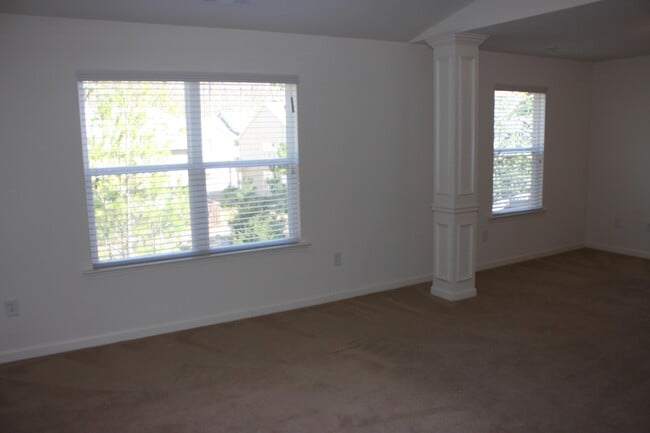 Building Photo - 3957 Augustine Pl