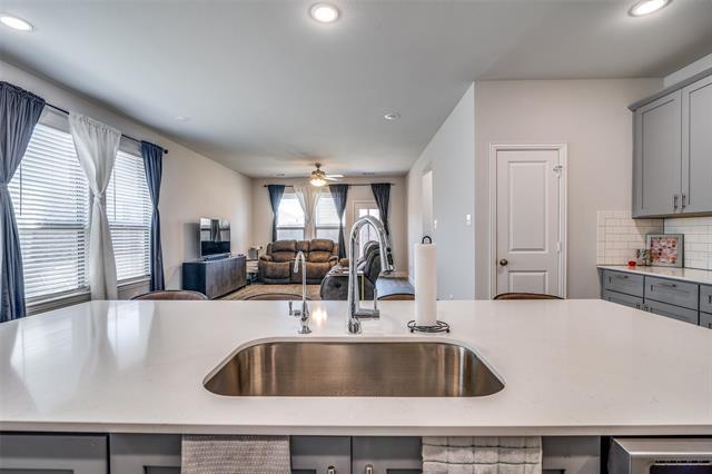 Building Photo - 1069 Norias Dr