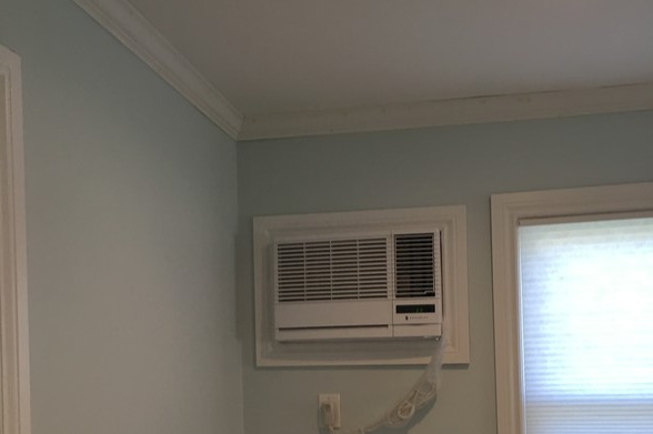 AC unit in living room - 360 Staples St