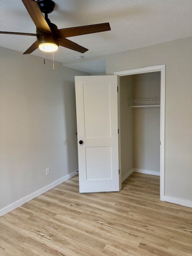 Building Photo - 939 Chateau Ave