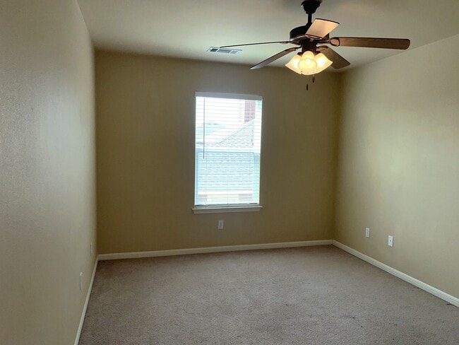 Building Photo - 7707 Bridgepointe Dr
