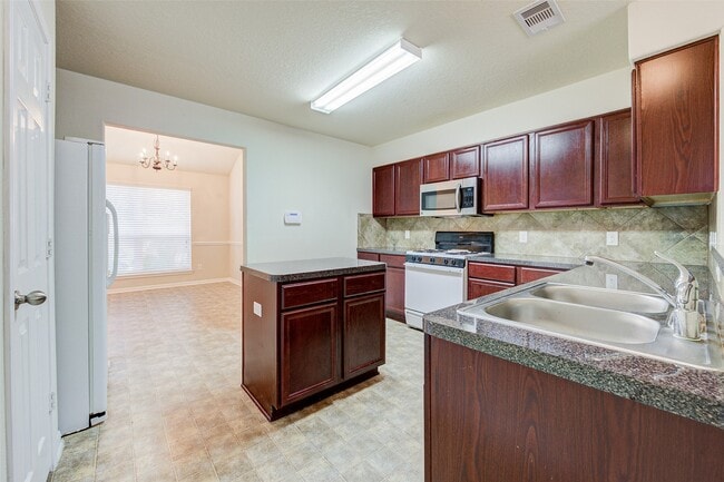 Building Photo - 4910 Conifer Ridge Way