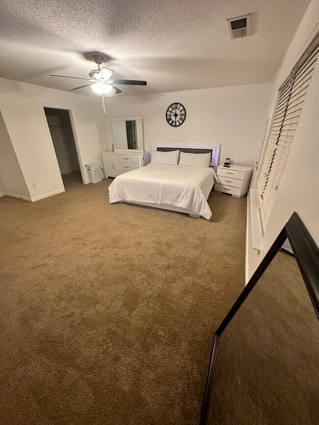 Master bedroom - 1263 Brookstone Rd