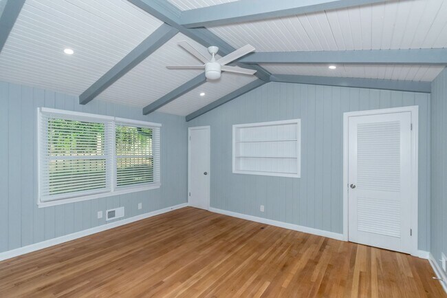 Building Photo - Spacious Family Home in 30311