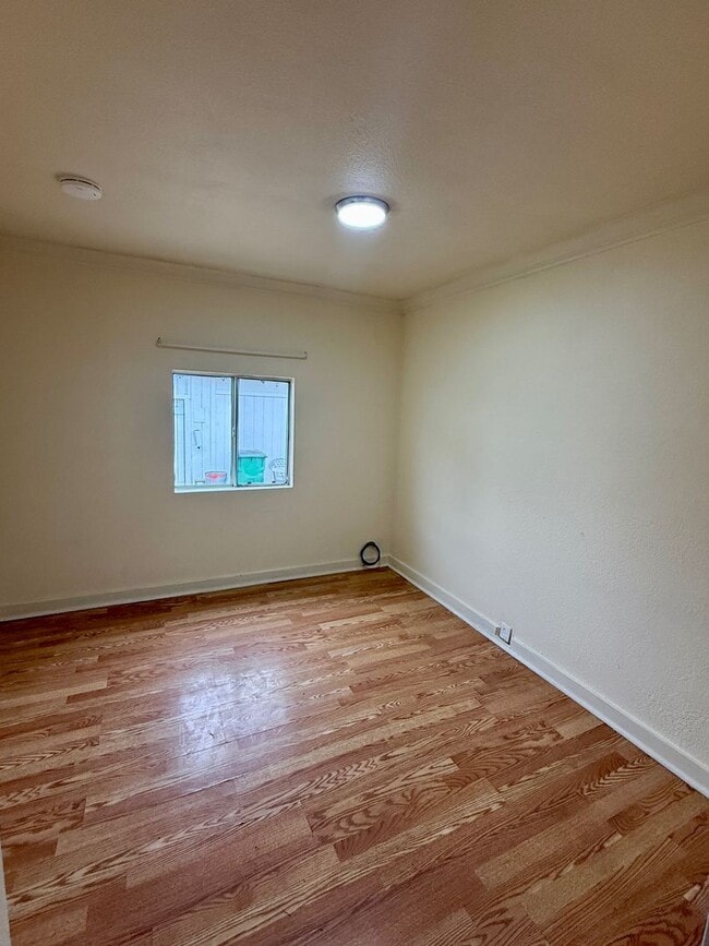 Building Photo - 2 Bedroom 1 Bath House