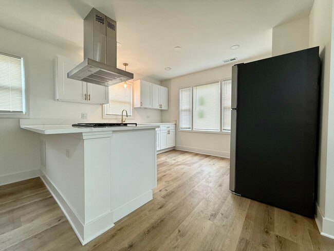 Building Photo - 14916 Langley Ave