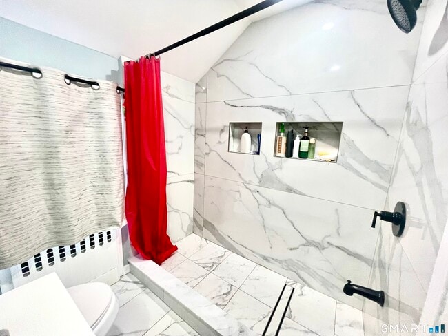 Building Photo - 368 Lakewood Rd