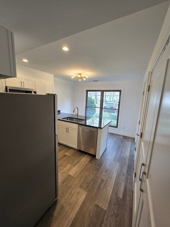 Building Photo - 1304 Seaton Rd