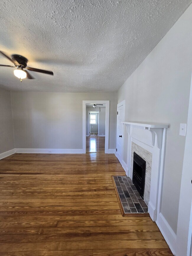 Building Photo - 880 Franklin Turnpike