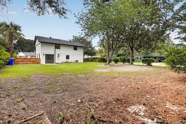 Building Photo - 1411 Westway Dr
