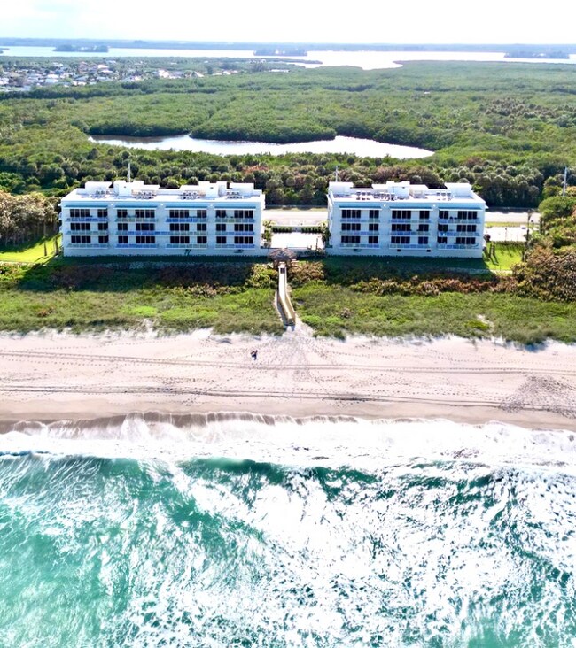 Building Photo - 4810 N Hwy A1A