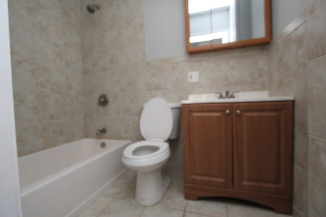 Building Photo - 32 W Market St