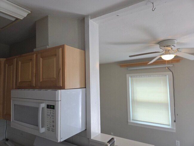 Building Photo - 1720 H St