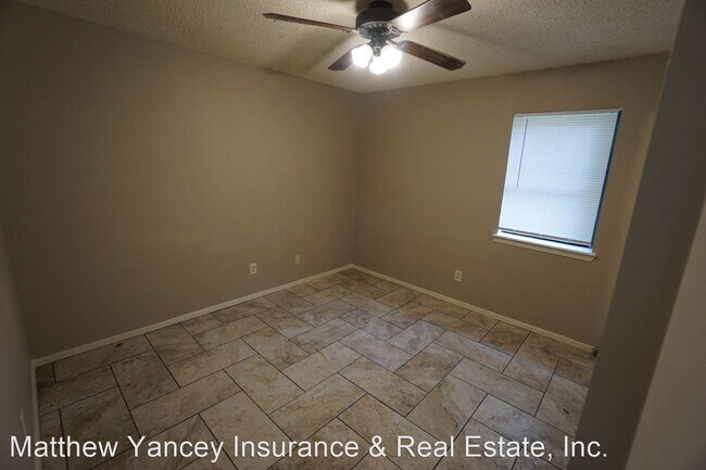 Building Photo - 3 br, 1.5 bath House - 1606 Brewer Ln