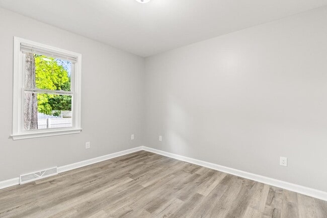 Building Photo - 407 Park Ave