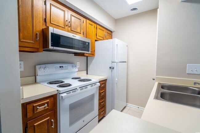 Building Photo - 4708 Cobblestone Dr