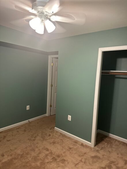 Building Photo - 10702 Allie Dr