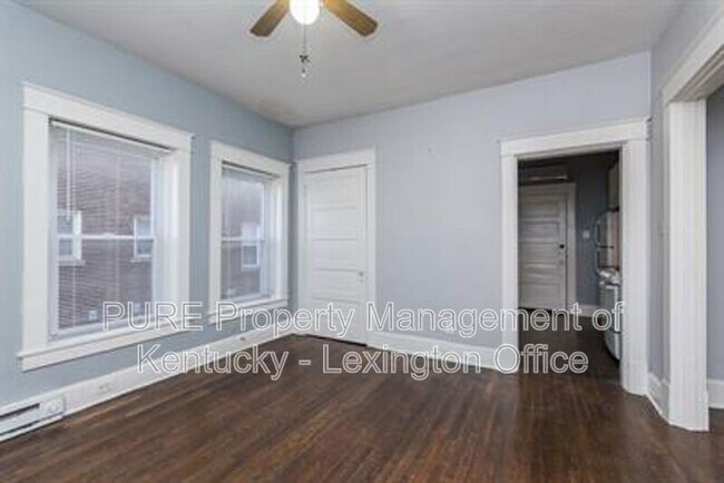 Building Photo - 262 Kalmia Ave