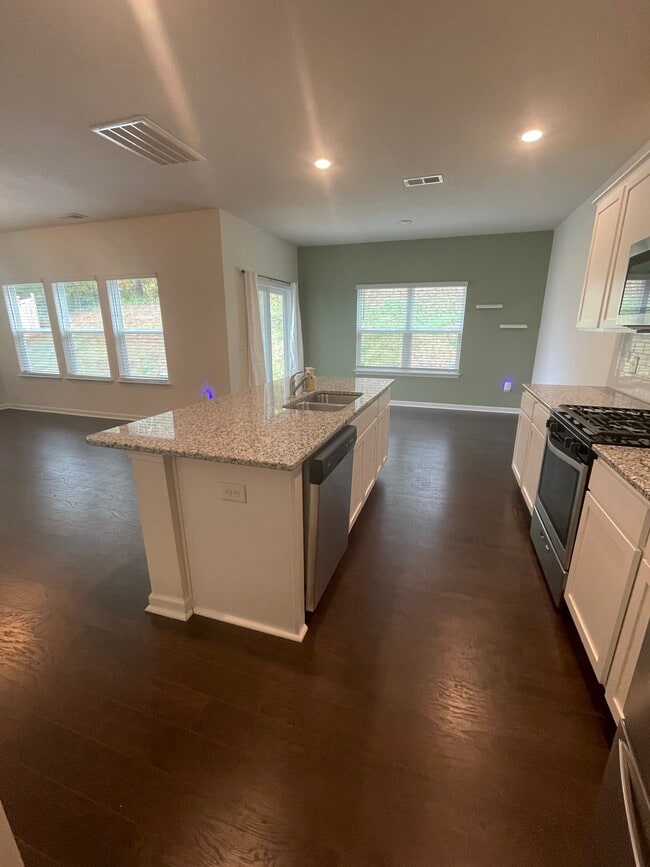 Building Photo - 206 Wanderlust Ct