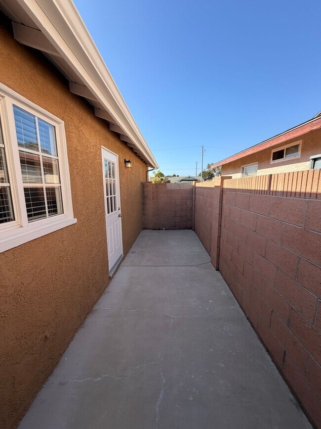 Building Photo - Unbelievable 4 Bed, 4 Bath House For Rent In Buena Park-Must See To Appreciate!