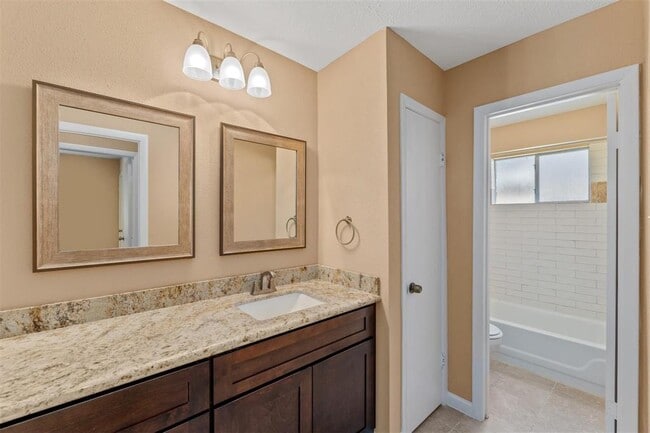 Building Photo - 2822 Wood Hollow Dr