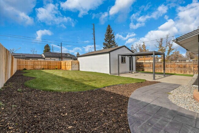 Building Photo - 3101 S Clarkson St