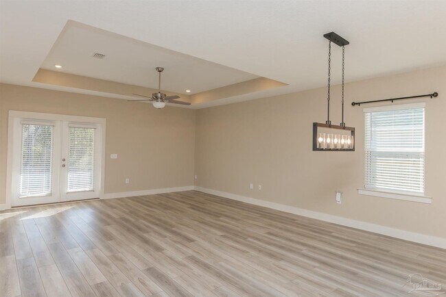 Building Photo - 1938 Westhill Dr