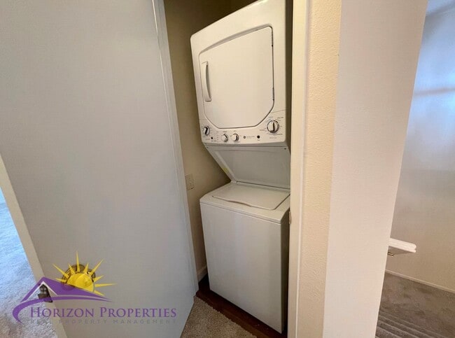 Building Photo - Spacious Two-story 2 Bed 2 Bath 1,564 Sq. Ft. North Sacramento Condo