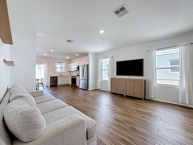 Building Photo - 13126 Cedar Elm Ln