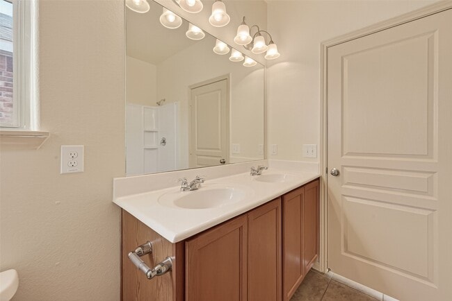 Building Photo - 19507 Midnight Glen Dr