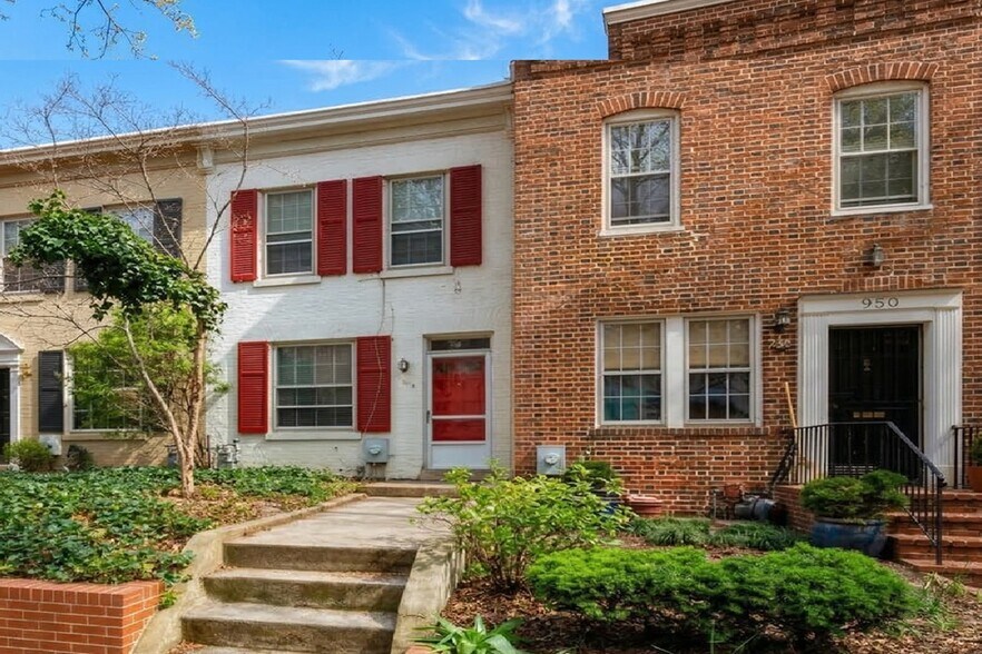 Building Photo - 955 25th St NW